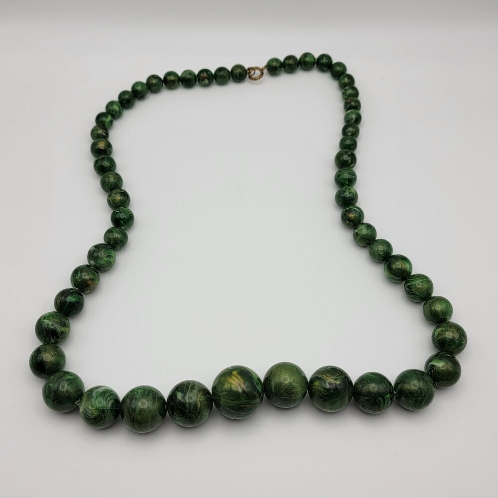 Green Marbled Lucite Platic Ball Beaded Necklace 27 Inch Spring Ring Clasp - Picture 2 of 9